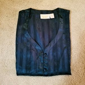 NWOT Victoria's Secret pajama top. Smalll.